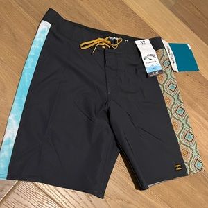 Mens NWT Billabong swim trunks